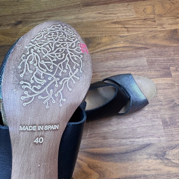 Unity in Diversity Wooden Heel Sandal Leather 40 - Picture 9 of 9